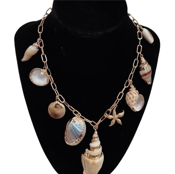 House of Harlow 1960 Jewelry - 🔹️House Of Harlow🔹️ 16" Natural Gold Shell Charm Necklace
